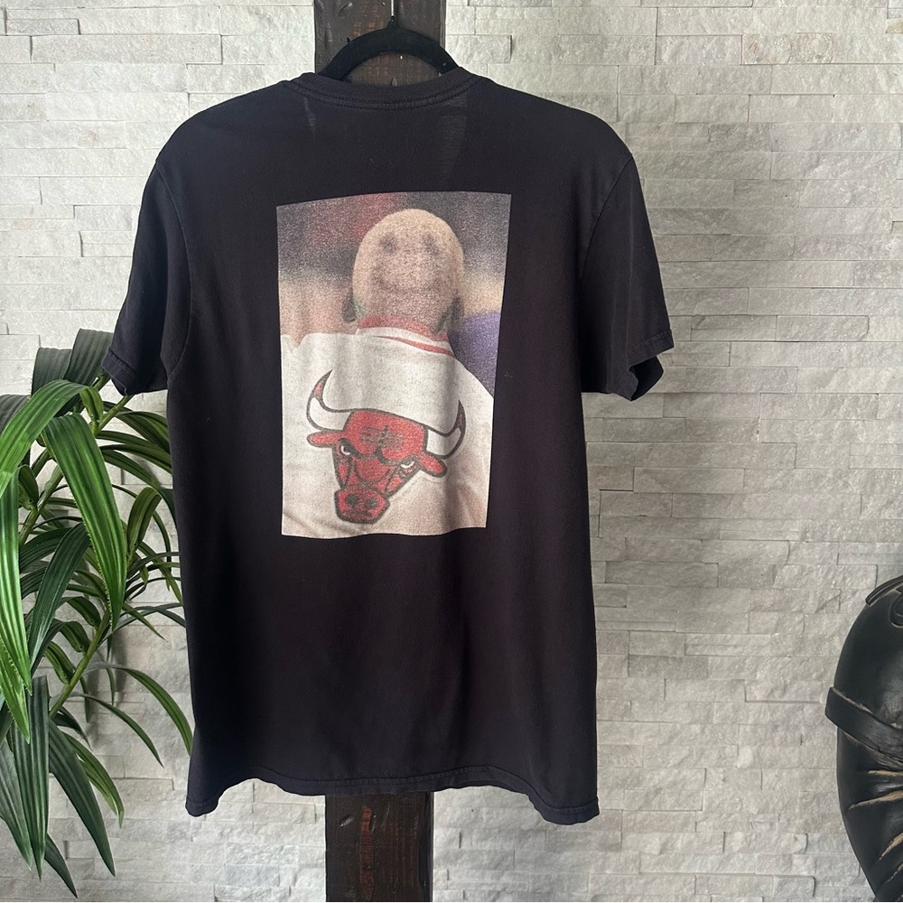 Mitchell and Ness Black Dennis Rodman Chicago Bulls “Happy Face” Tee Size M